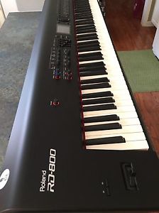 Roland RD-800 Stage Piano excellent condition
