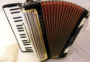 TOP Akkordeon HOHNER CONCERTO III + Koffer