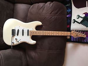 Schecter USA Custom Shop Traditional MN SSS White (Stratocaster) Electric Guitar
