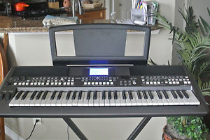 Yamaha PSR-S670 61 keys Arranger/Workstation/Keyboard
