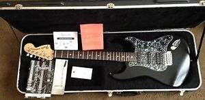 Fender USA American Stratocaster Highway One HSS Guitar w/ SKB Hard Case
