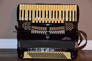 Noble double chamber accordion accordian