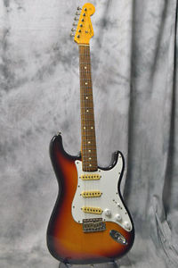 1997-2000 Fender Japan Stratocaster ST62-US 3 Tone Sunburst Free Shipping