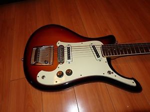 Vintage 1960's Yamaha SG-2A with case