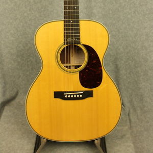 Martin 000-28EC Eric Clapton Acoustic Guitar with Hard Shell Case