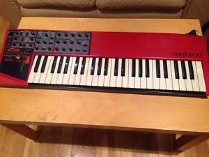 Clavia Nord Lead 1 con polifonia extendida