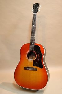 Gibson, J-50, 2016,Very Good Condition, Custom Shop Early 1960's, with Hard case