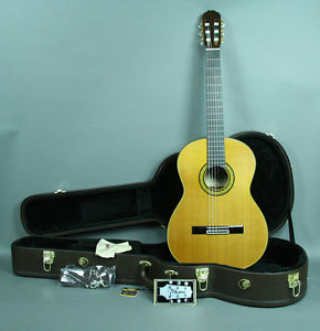 Takamine Hirade H5 Pro Series Classical Guitar w/OHSC