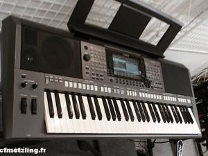 YAMAHA PSR S 770 Occasion comme neuf !