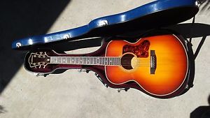 Eastman Archback Jumbo Acoustic Guitar its in great condition and a great deal!!