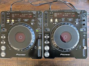 Pair of Pioneer CDJ-1000 MK3 CD DJ Turntables