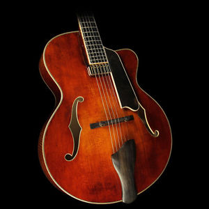 Eastman AR905CE-CW Archtop Electric Guitar Antique Varnish