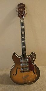 Harmony Electric Guitar 3 pickups 1960-  H75. original case. USA