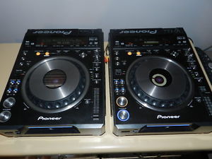 Pair of Pioneer DVJ X1 CD / DVD player - MIX DJ studio