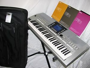 Entertainer Keyboard Yamaha PSR-S710 Netzteil+Stativ+Tasche+Pult+Bücher NP 1549€