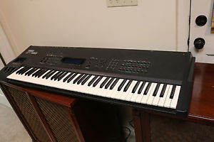 Yamaha sy99 keyboard Synthesizer