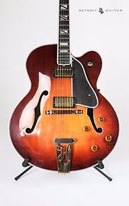 USED 2005 HERITAGE SUPER EAGLE ALMOND SUNBURST W/ CASE