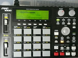 Akai MPC 1000 with 128mb memory card