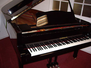 PIANO YAMAHA C6 MAGNIFIQUE PAYABLE EN 20 FOIS SANS FRAIS