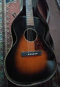 Vintage Gibson Kalamazoo players guitar original case