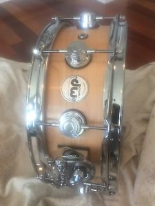 DW 14 x 5.5 Collector’s Series SS Shell Snare Drum – 3/8 Satin Oil Natural