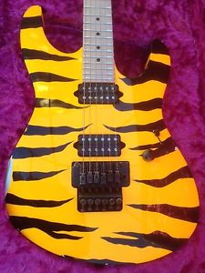 Suhr Shred 80's Antique Modern guitar