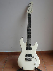 G&L F-100 30th Anniversary w/ Hardcase