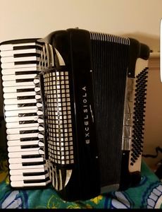 accordion.exselsiola 740 double tone chamber ex condition