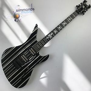 Schecter Synyster Gates Custom Electric Guitar w. Schecter Hard Case