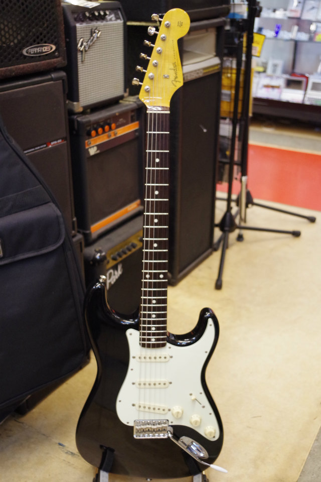 Used Â Used FENDER JAPAN Fender Japan ST62 BLK Stratocaster from JAPAN EMS