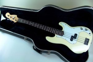 MINT 1997 FENDER PRECISION BASS-MADE IN U.S.A. Electric Guitar