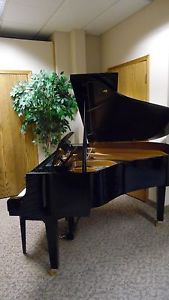 Yamaha GH1 Grand Piano