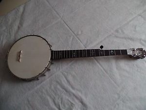 Vintage Banjo "Great Echo" 5 String by C. Edgar Dobson in perfect condition.