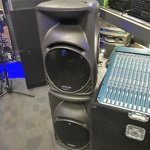 Allen and Heath WZ3 16x2 mixer with Set of 2 Mackie SRM450 Made in Italy powered