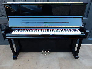 YAMAHA U1 YU10  UPRIGHT PIANO. ONLY 12 YEARS OLD AMAZING SOUND AND TOUCH