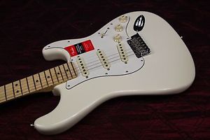 Fender American Professional Stratocaster Maple Fingerboard Olympic White 031414