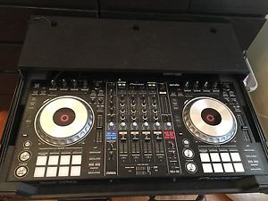 Pioneer DDJ-SZ Digital DJ Controller with carrying case