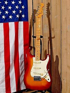 Vintage 1983 Fender Stratocaster Dan Smith USA American Strat! CLEAN! NO RESERVE
