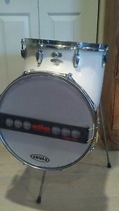 CUSTOM SNARE DRUM WHITE.  RARE!! This is as low as its going folks! FOR NORTH