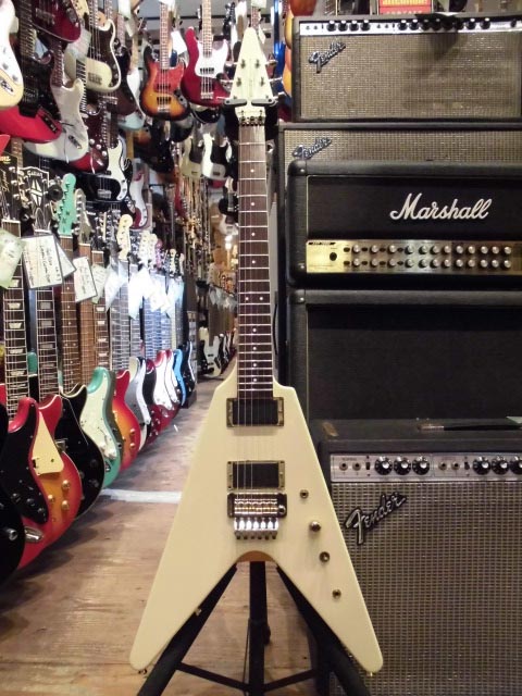 Used FERNANDES BSV-80J White used electric guitar Flying V Fernandez from JAPAN