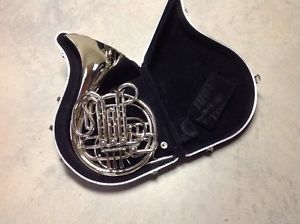 Holton H379 French Horn (Very Nice)