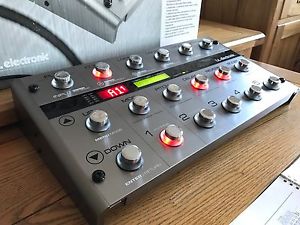 TC Electronic G System Guitar Multi Effects With Flight case