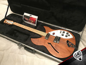 Rickenbacker 330 Walnut with maple 2016