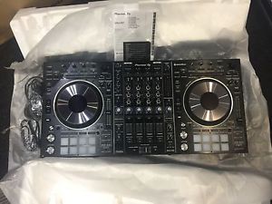 DJ controller Pioneer DDJ-RZ
