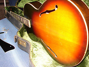 1962 Gibson archtop hollow body guitar