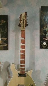 Rickenbacker 660 Mapleglo - Mint