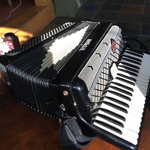 Vintage Moreschi Black 1949 Accordion W/pickup -120 Buttons, 41 Keys, 2 Switches