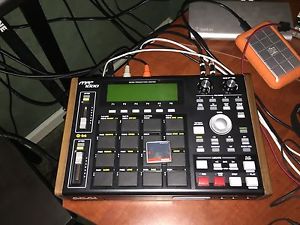 MPC 1000 + FAT PADS/NEW SENSORS + 40 GB HD + 128MB Ram + WOOD PANNELS + 8 GB CPD
