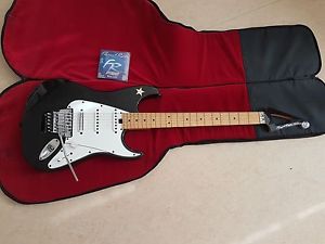 Floyd Rose Redmond Model 1 mit DiMarzio Super Distortion am Steg, NP 2.600€