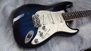G&L S-500 Stratocaster, Hals aus Vogelaugenahorn, made in USA by Leo Fender